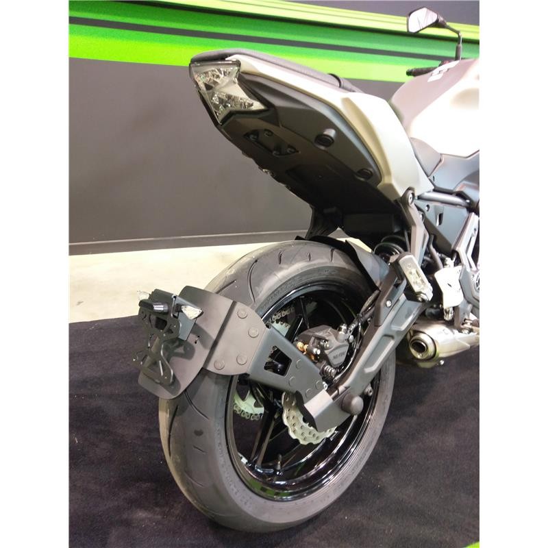 Support de plaque ras de roue Kawasaki Z650