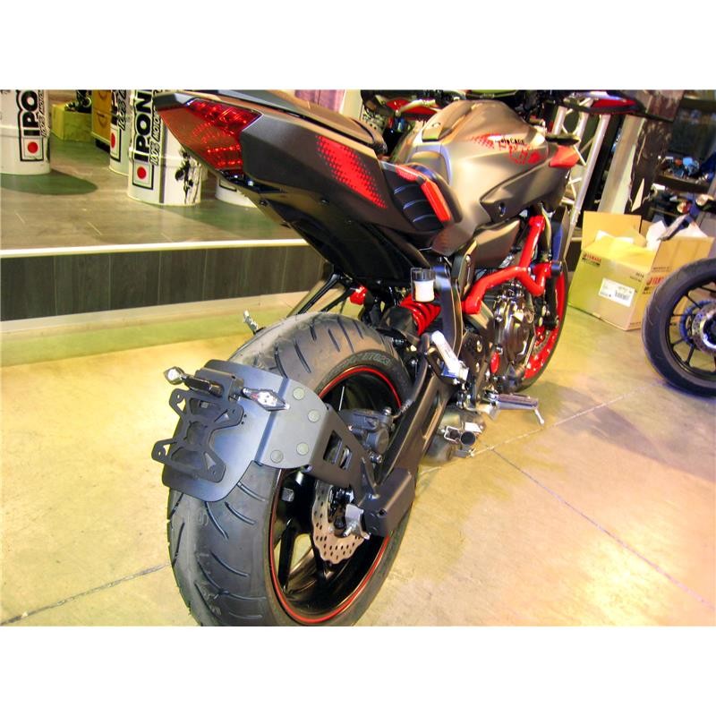 Support de plaque ras de roue Yamaha MT07